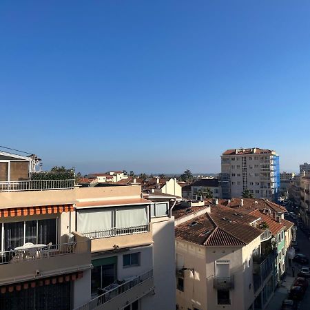 Appartement Hyeres - Centre Ville 3 Chambres 6 Personnes 4Eme Etage Escalier - Sebastien Claire Esterno foto