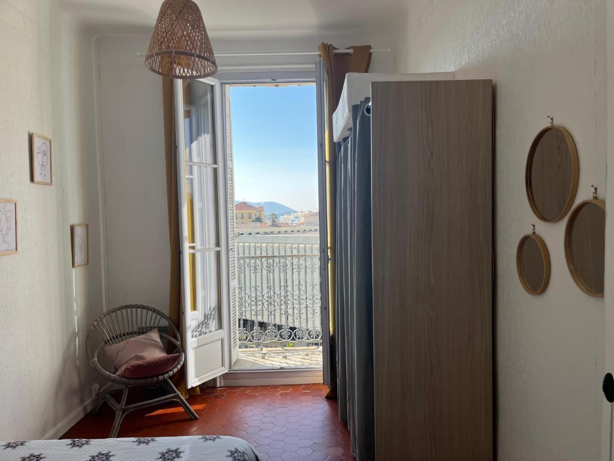 Appartement Hyeres - Centre Ville 3 Chambres 6 Personnes 4Eme Etage Escalier - Sebastien Claire Esterno foto