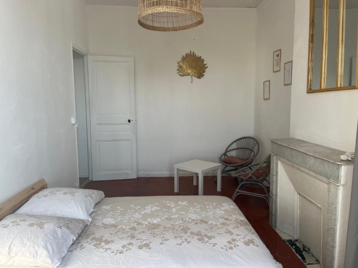 Appartement Hyeres - Centre Ville 3 Chambres 6 Personnes 4Eme Etage Escalier - Sebastien Claire Esterno foto