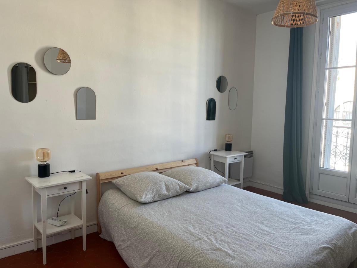 Appartement Hyeres - Centre Ville 3 Chambres 6 Personnes 4Eme Etage Escalier - Sebastien Claire Esterno foto