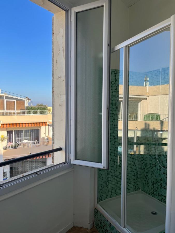 Appartement Hyeres - Centre Ville 3 Chambres 6 Personnes 4Eme Etage Escalier - Sebastien Claire Esterno foto
